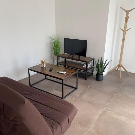 Maison Fleurs De Lys, Climatisee, Wifi Et Parking Privee Gratuit, Lave-Linge, Vernon Giverny Exteriör bild